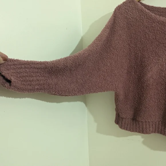 Fuzzy Cropped Pink Sweater - Picture 7 of 7